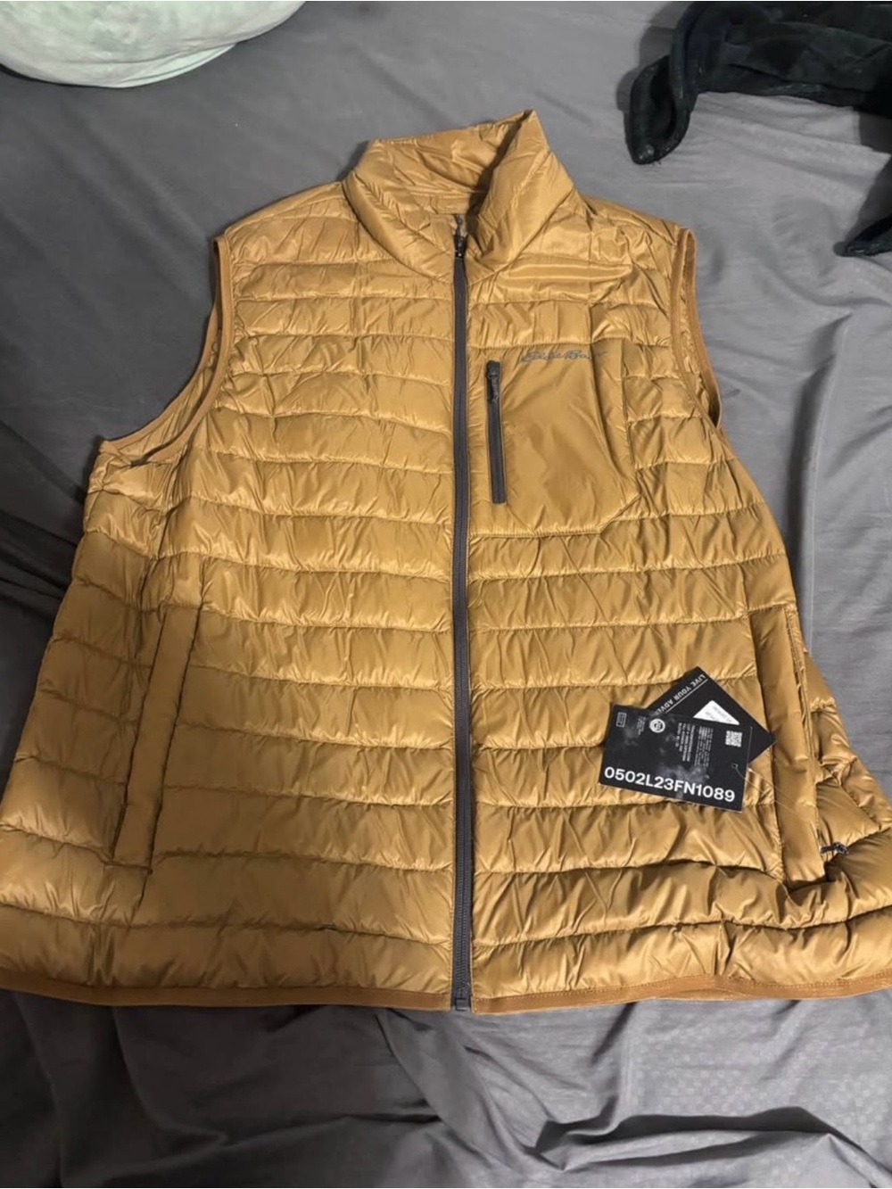 Eddie Bauer Men's Stratustherm Puffer Vest in Bronze
